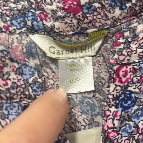 Garnet Hill 100% silk floral 3/4 sleeved blouse size 2 small - Picture 8 of 10